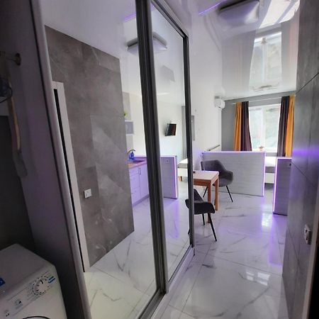 Апартаменты Люкс Для Двоих Метро Академика Павлова, Метро Барабашова Kharkiv Eksteriør billede